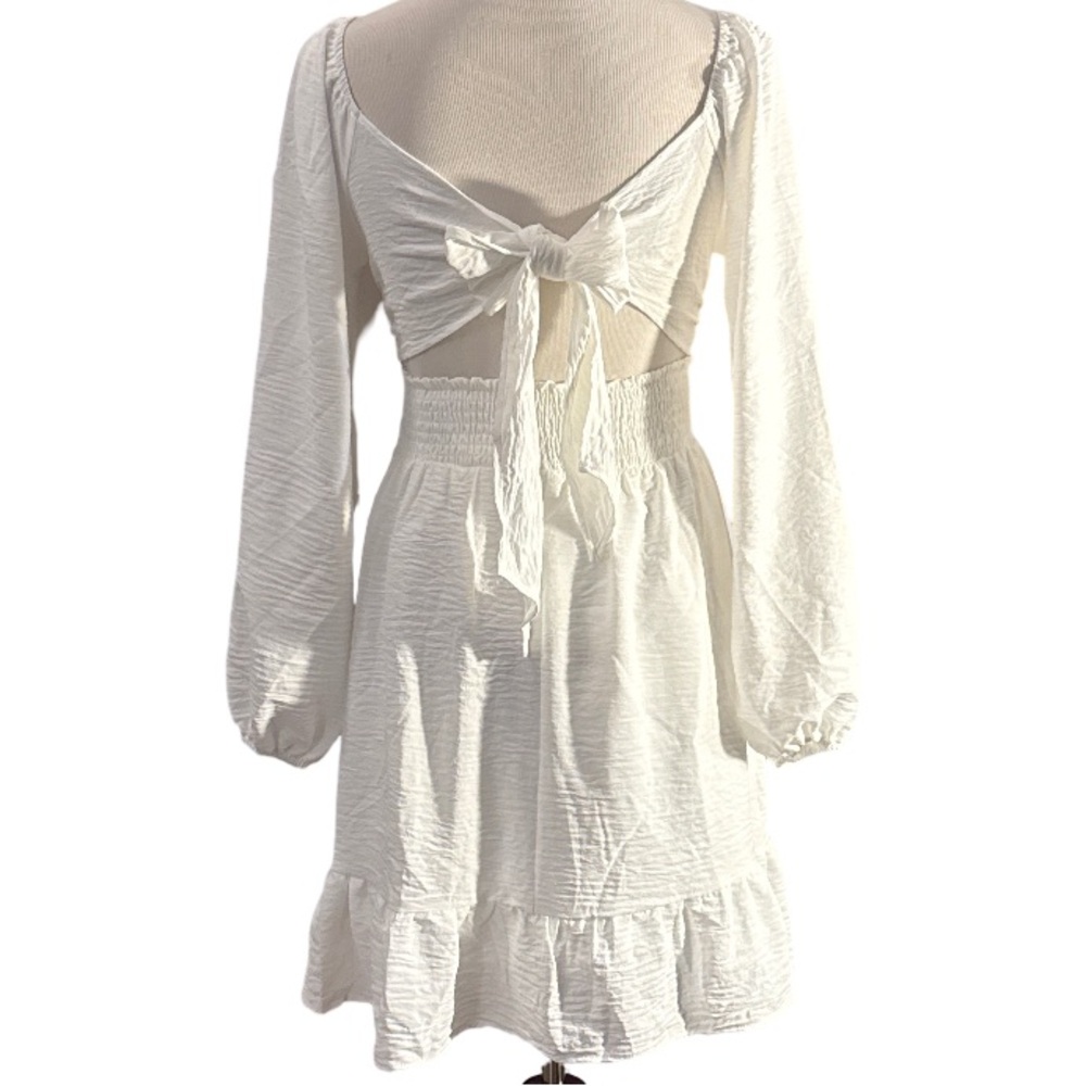 4/$30 Chic White Long Sleeve Dress size small - Picture 2 of 5